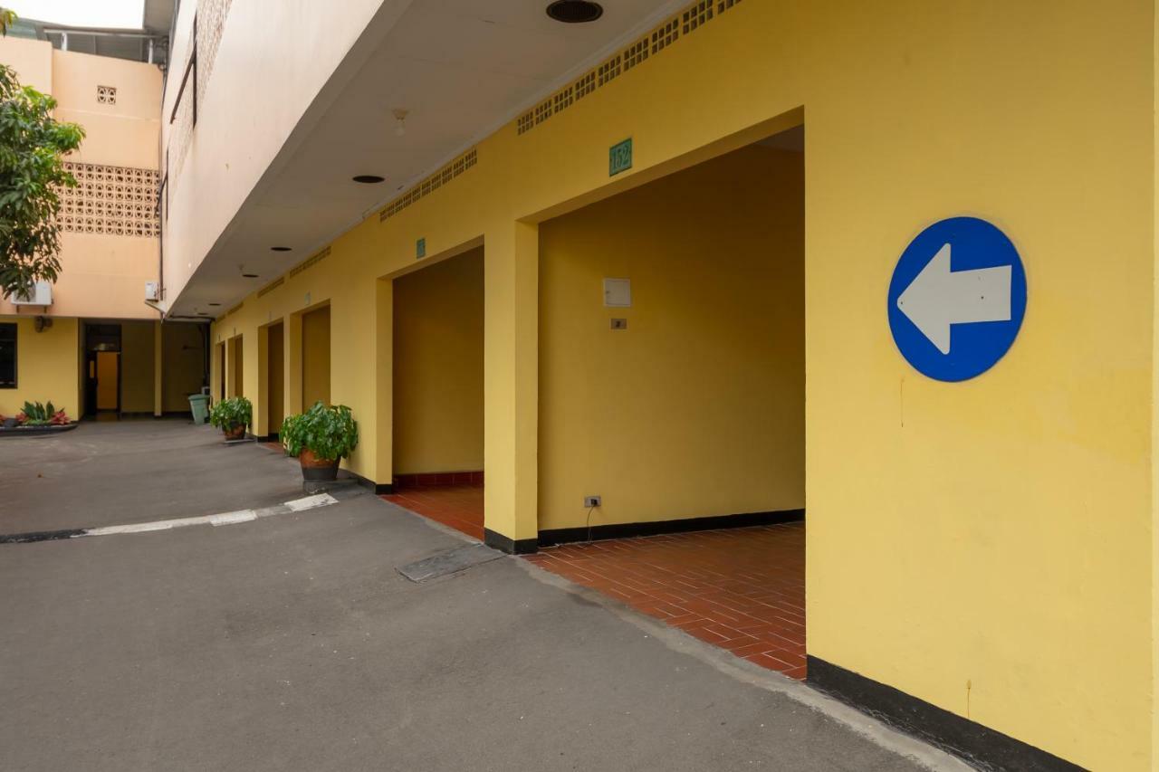 Reddoorz Plus Near Ancol Jakarta Ngoại thất bức ảnh
